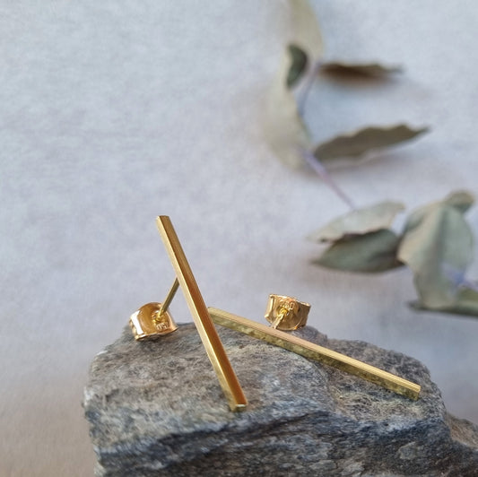 STIFTÖRHÄNGEN STAVAR 18K GULD