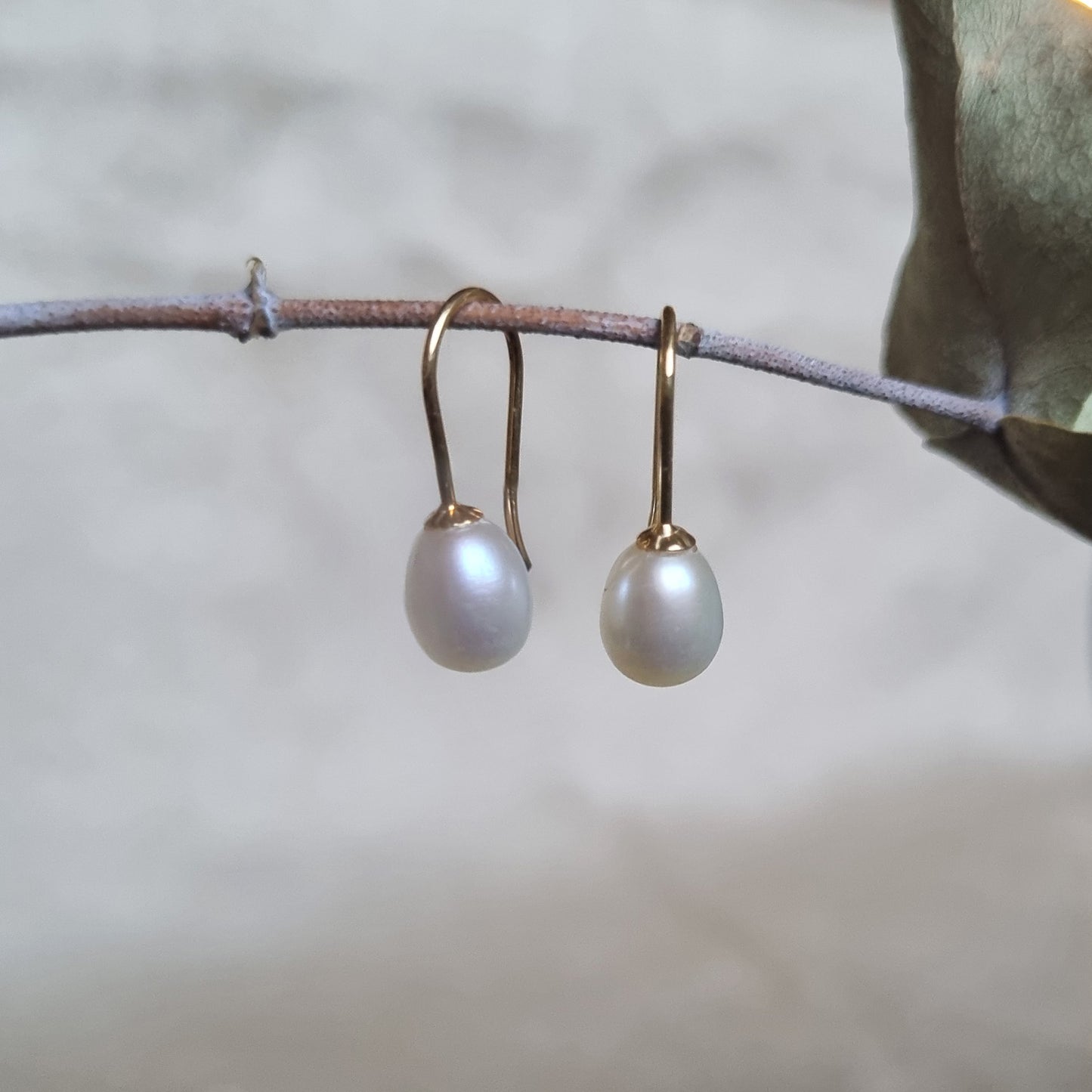 PÄRLÖRHÄNGEN OVALA SMÅ