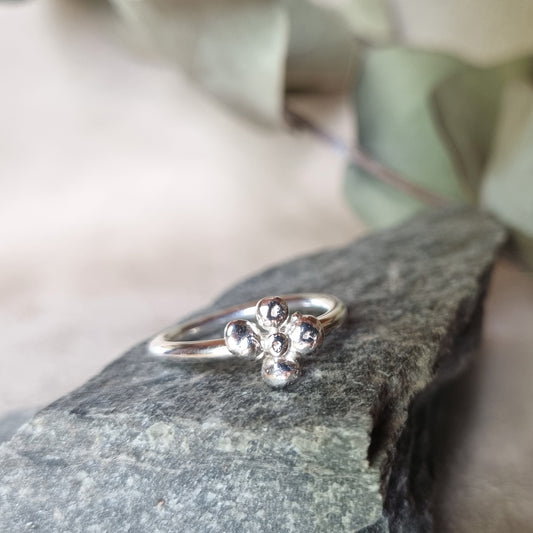 "PERFECTLY IMPERFECT" SILVERRING BLOMMA