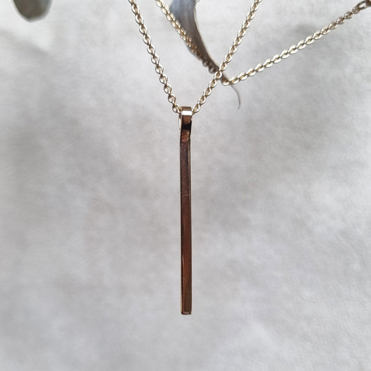 "SERENE" SMALT HÄNGE 18K GULD