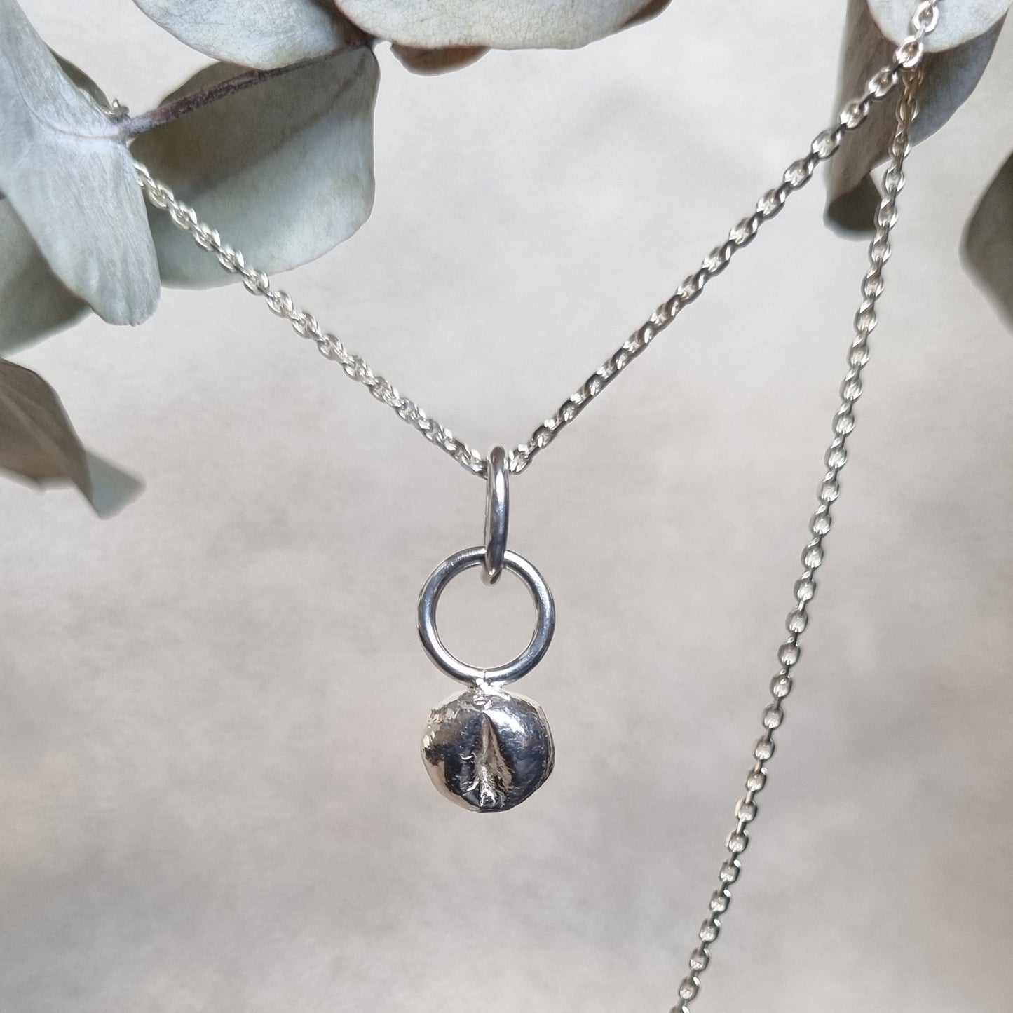 "KVINNA - OCH STOLT!" HALSBAND STÖRRE